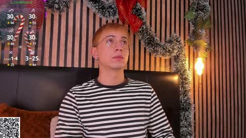 Snapshot of naughty__chris chatting on December 11, 12:16 pm Christopher  Chris online show from December 11, 12:16 pm