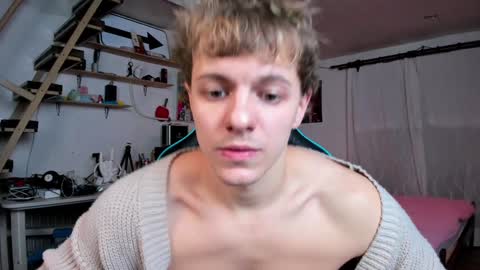 Nik online show from February 1, 6:08 pm