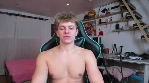 Nik online show from January 30, 9:04 pm