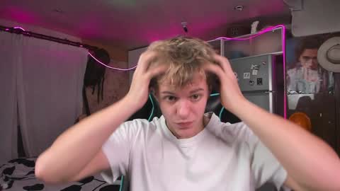 Nik online show from December 8, 1:36 pm