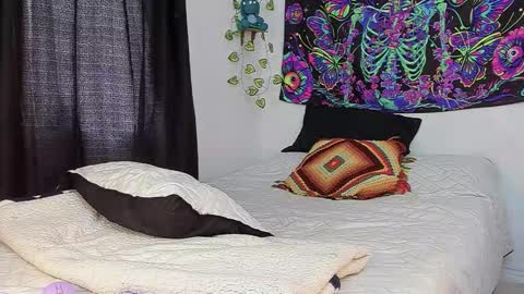 naughty_thompson1 online show from September 20, 7:58 pm