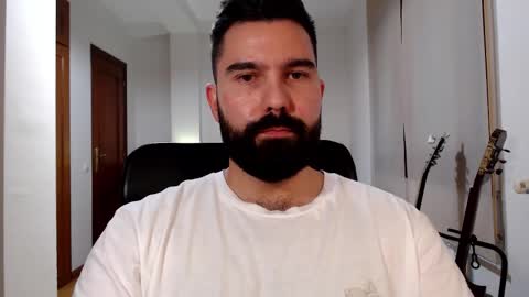 Snapshot of naughtybear_69 chatting on October 20, 9:46 am Tom online show from October 20, 9:46 am