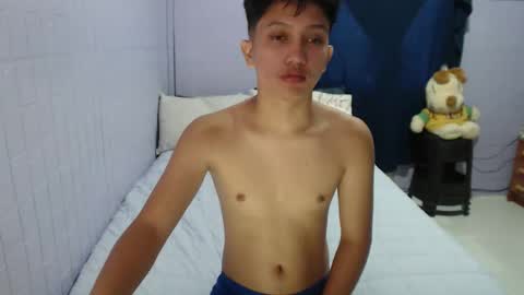 Snapshot of naughtyboytoni chatting on October 8, 12:26 am naughtyboytoni online show from October 8, 12:26 am