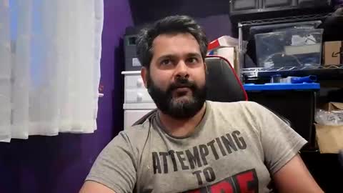 sakhtlaundaz online show from December 3, 9:32 pm