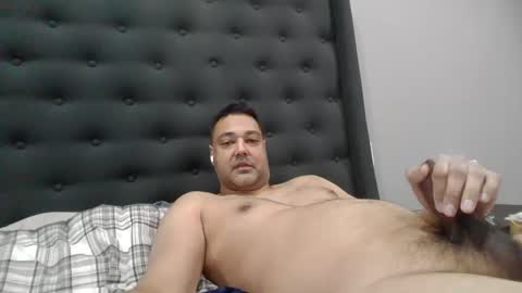 navgill09 online show from February 3, 8:13 pm