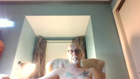 navyman1962 online show from April 10, 4:30 am