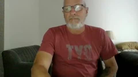 neckdown12 online show from February 14, 9:10 pm