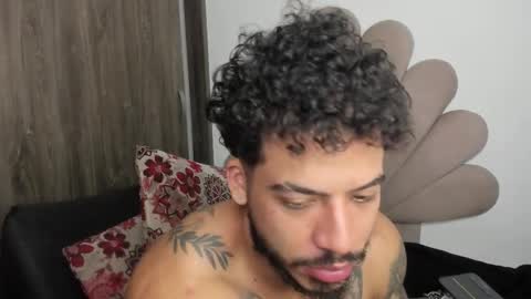 Nei turn green online show from January 5, 7:06 pm