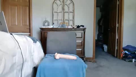 NEIGHBORGUY4U online show from June 12, 7:44 pm