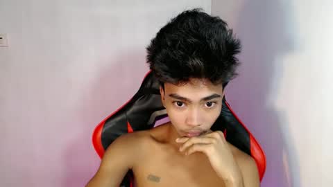 Snapshot of neil_asian69 chatting on October 31, 7:45 am neil_asian69 online show from October 31, 7:45 am