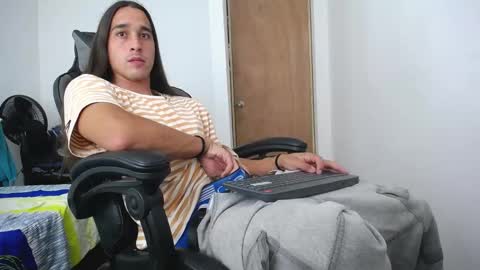 neitan___ online show from November 6, 3:09 am