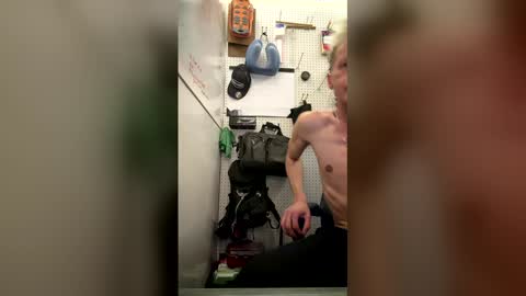 nellie_blue online show from April 8, 6:24 am