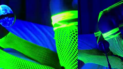 Snapshot of neon_xxx chatting on October 26, 12:23 am neon xxx online show from October 26, 12:23 am