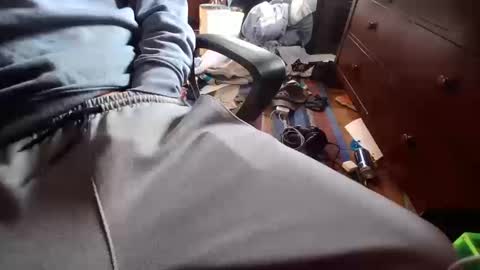 Snapshot of nerdyboi22 chatting on October 14, 6:59 pm nerdyboi22 online show from October 14, 6:59 pm