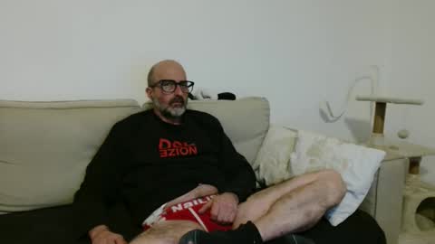 simi online show from November 22, 8:30 pm