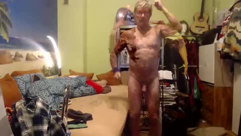 the hole wold is very horny online show from December 13, 4:05 pm