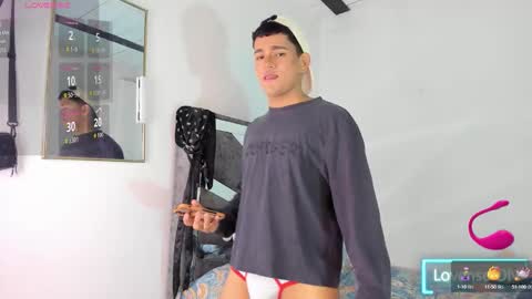 Snapshot of niall_falcon chatting on September 25, 3:00 pm Niall  online show from September 25, 3:00 pm