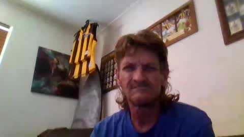 Snapshot of niceozziecockxxx chatting on February 13, 5:37 am Sexiishaine online show from February 13, 5:37 am