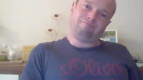 nick1990b online show from September 16, 4:52 pm