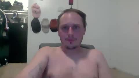 Nickleee online show from October 22, 6:39 am