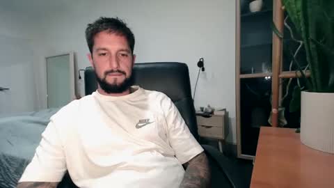 Snapshot of nickmaxx541 chatting on October 31, 9:23 am Nick maxx online show from October 31, 9:23 am