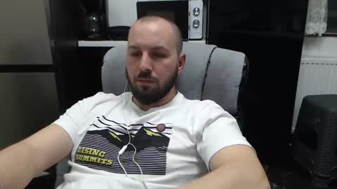 Julian online show from February 3, 10:43 pm