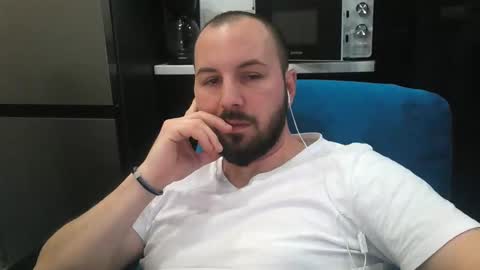 Julian online show from February 1, 11:36 pm