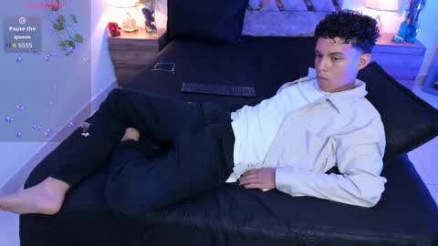 Snapshot of nickolas_moon chatting on September 25, 2:49 pm Nickolas Muoz online show from September 25, 2:49 pm