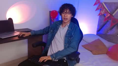 Snapshot of nickolas_moon chatting on February 16, 7:16 pm Nickolas Muoz online show from February 16, 7:16 pm