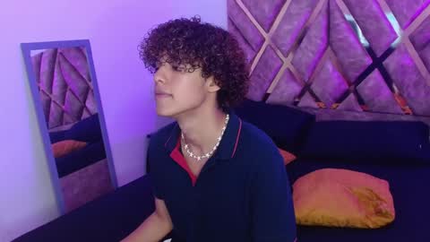 Snapshot of nickolas_moon chatting on February 3, 1:51 pm Nickolas Muoz online show from February 3, 1:51 pm