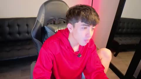 Nicolas online show from March 2, 8:49 pm