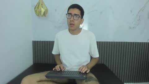 nicolasfine online show from January 10, 12:20 pm