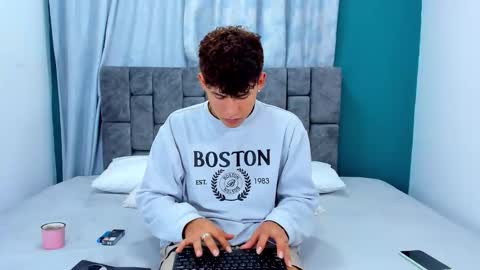 nicolastorres__ online show from December 2, 7:22 am