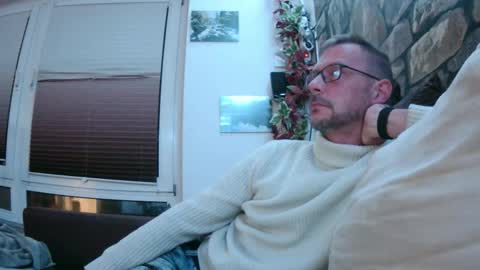 MikeVanDyck online show from December 15, 5:54 pm