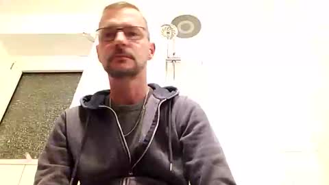 MikeVanDyck online show from November 17, 5:16 pm