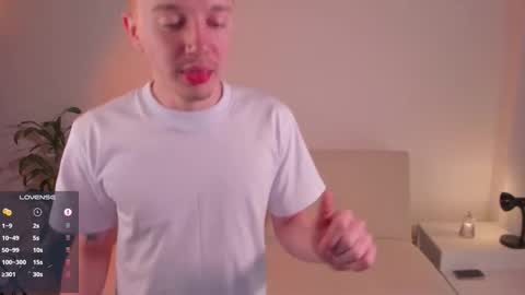 Snapshot of niico_18 chatting on October 24, 1:46 pm Nicolas Mucci online show from October 24, 1:46 pm