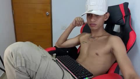 niklaus_wolf online show from February 11, 3:44 am