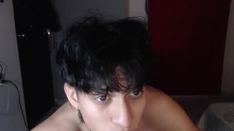 Snapshot of niklaus_wolf chatting on October 12, 6:51 am niklaus_wolf online show from October 12, 6:51 am