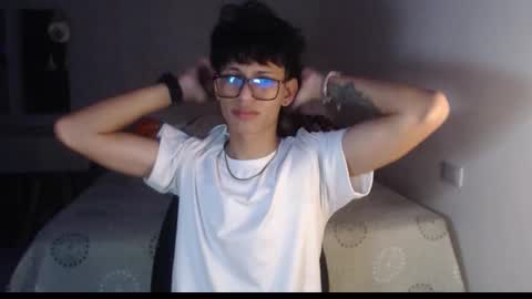 Snapshot of niklaus_wolf chatting on September 21, 6:24 am niklaus_wolf online show from September 21, 6:24 am