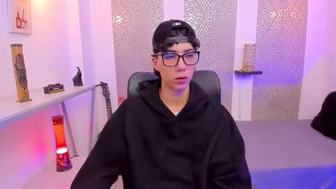 Snapshot of nikolay_gregori chatting on October 6, 4:39 am    online show from October 6, 4:39 am