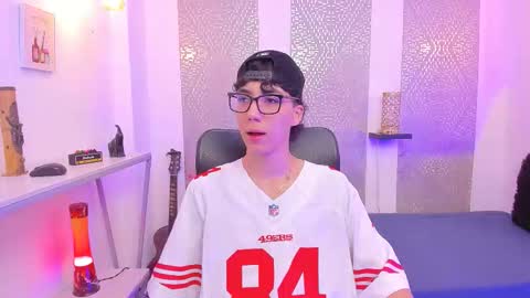 Snapshot of nikolay_gregori chatting on October 5, 4:27 am    online show from October 5, 4:27 am