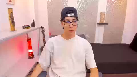 Snapshot of nikolay_gregori chatting on September 23, 4:23 am    online show from September 23, 4:23 am