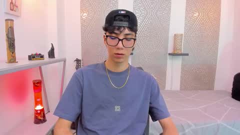 Snapshot of nikolay_gregori chatting on September 15, 4:14 am    online show from September 15, 4:14 am