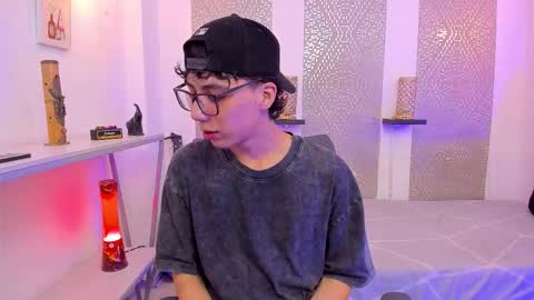 Snapshot of nikolay_gregori chatting on September 30, 4:51 am    online show from September 30, 4:51 am