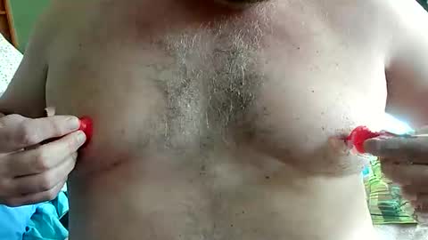 Snapshot of nip_fun_bear chatting on November 1, 6:01 pm Nip Fun Bear online show from November 1, 6:01 pm