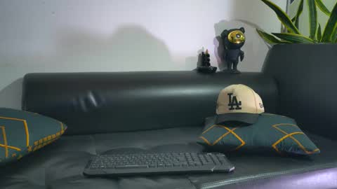 Snapshot of nixon347932 chatting on October 23, 5:00 am Nicolas Muscle online show from October 23, 5:00 am