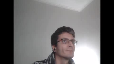 Snapshot of nmcandeias chatting on December 28, 12:36 am Nuno online show from December 28, 12:36 am