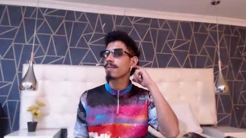 Noah online show from February 17, 8:19 pm