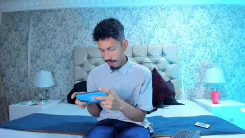 Noah online show from March 21, 6:34 pm