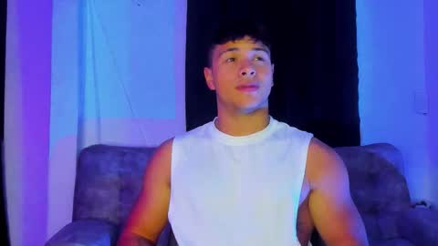 noah_223 online show from November 18, 12:14 am